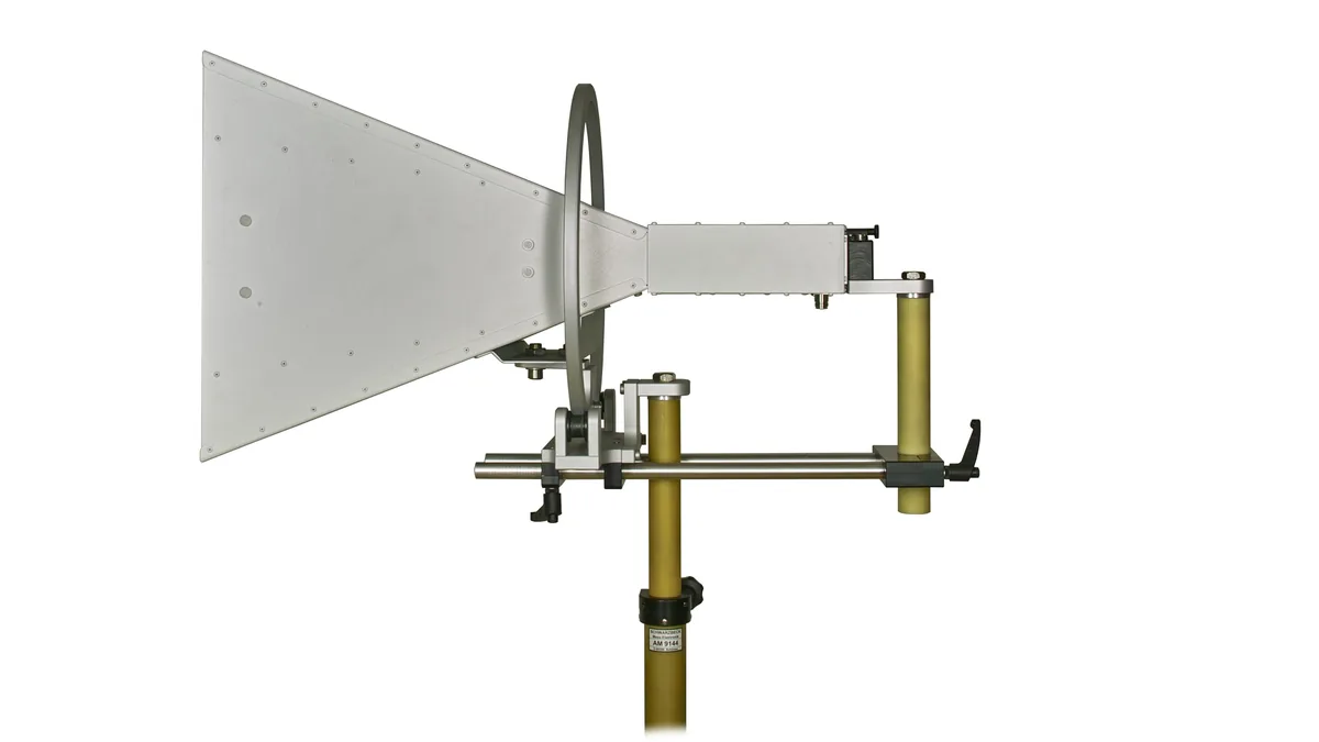 Двойная роговая антенна Schwarzbeck BBHA 9120 J
