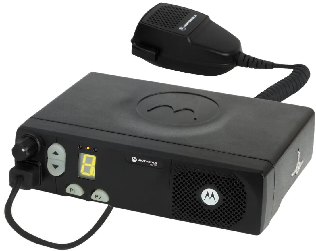 Рация Motorola CM140 146-174 403-440 435-470 МГц